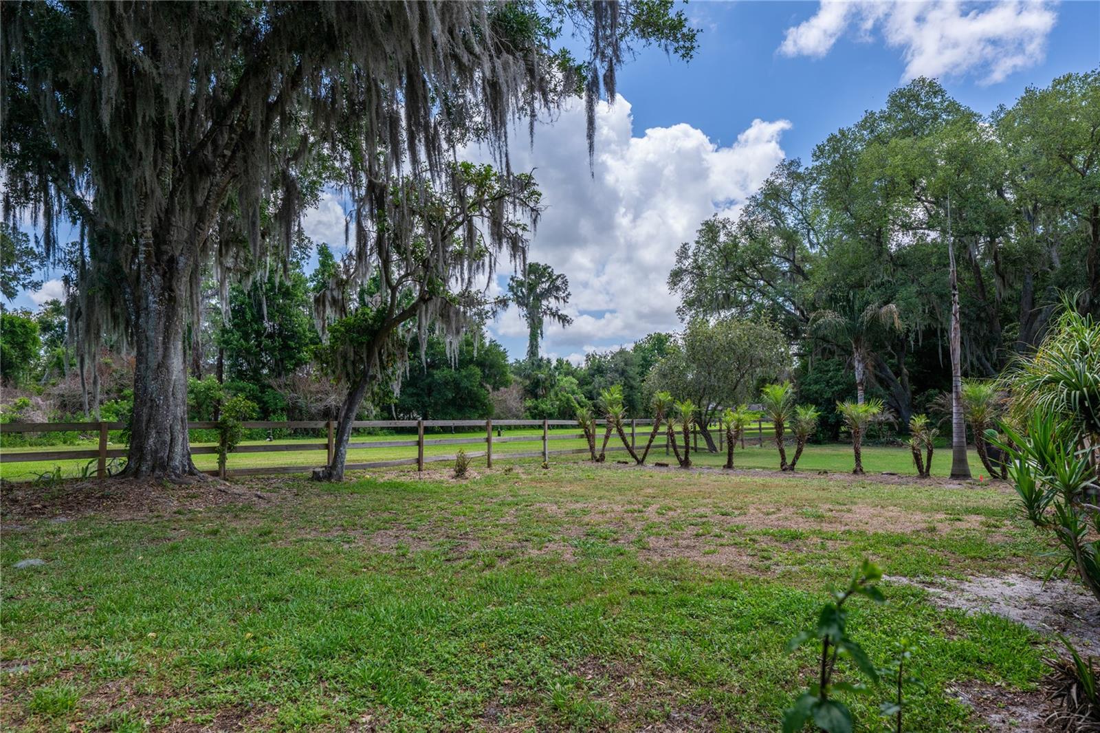Listing photo id 29 for 109 Waterwood Drive