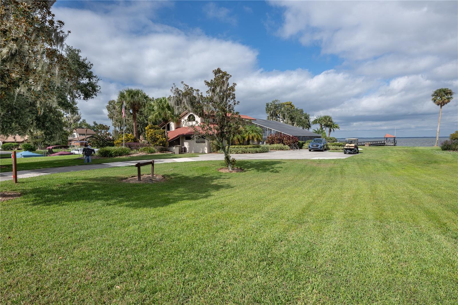 Listing photo id 36 for 109 Waterwood Drive