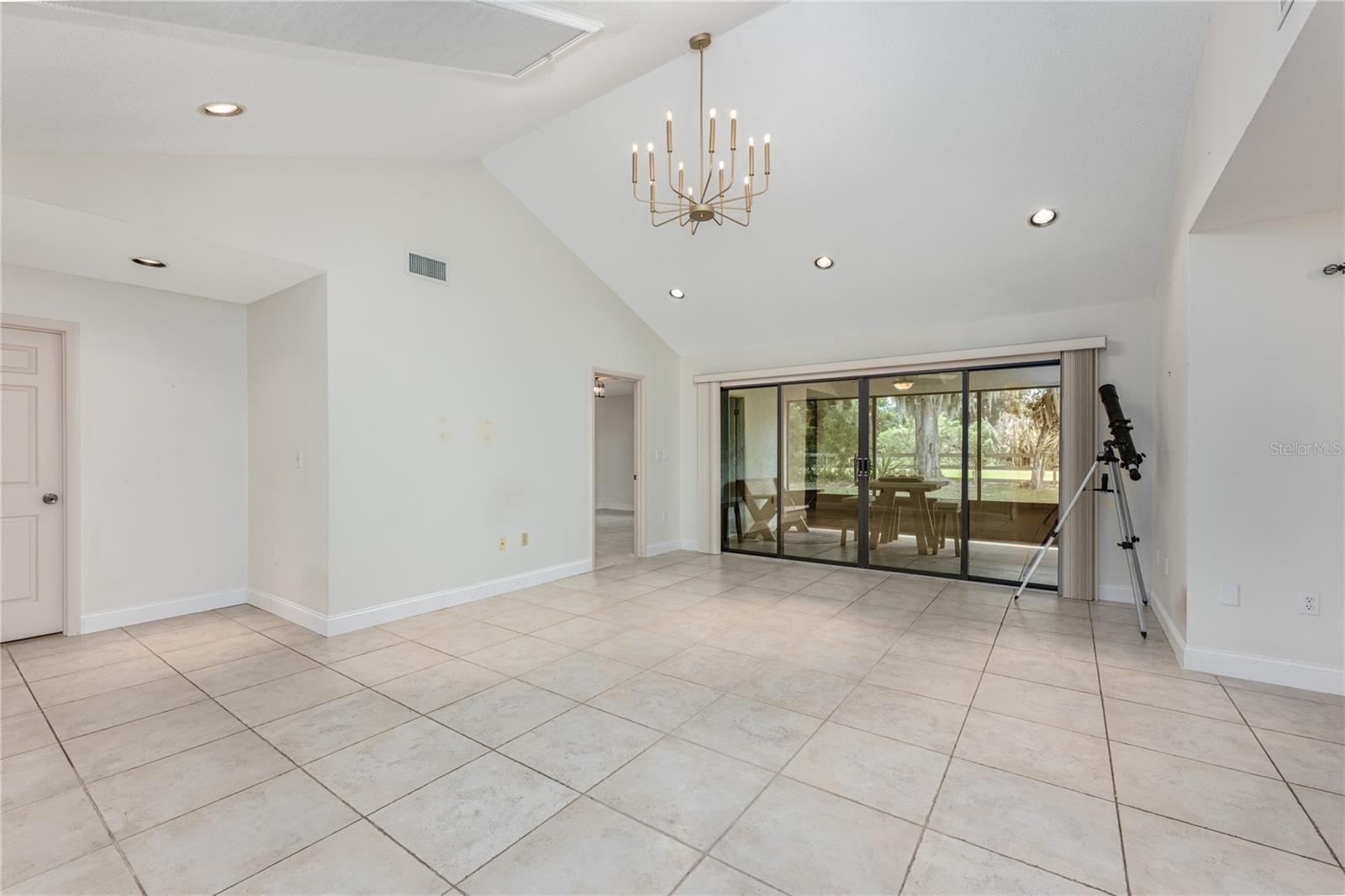 Listing photo id 4 for 109 Waterwood Drive