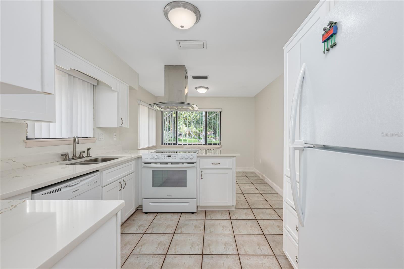 Listing photo id 6 for 109 Waterwood Drive