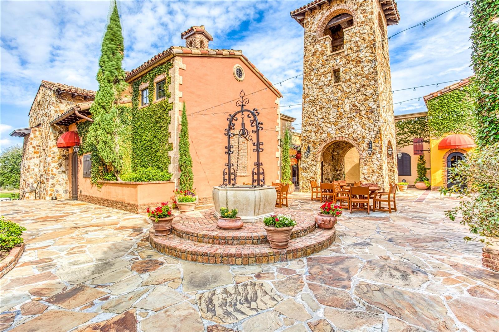 Image 4 of 16 For 15353 Pendio Drive