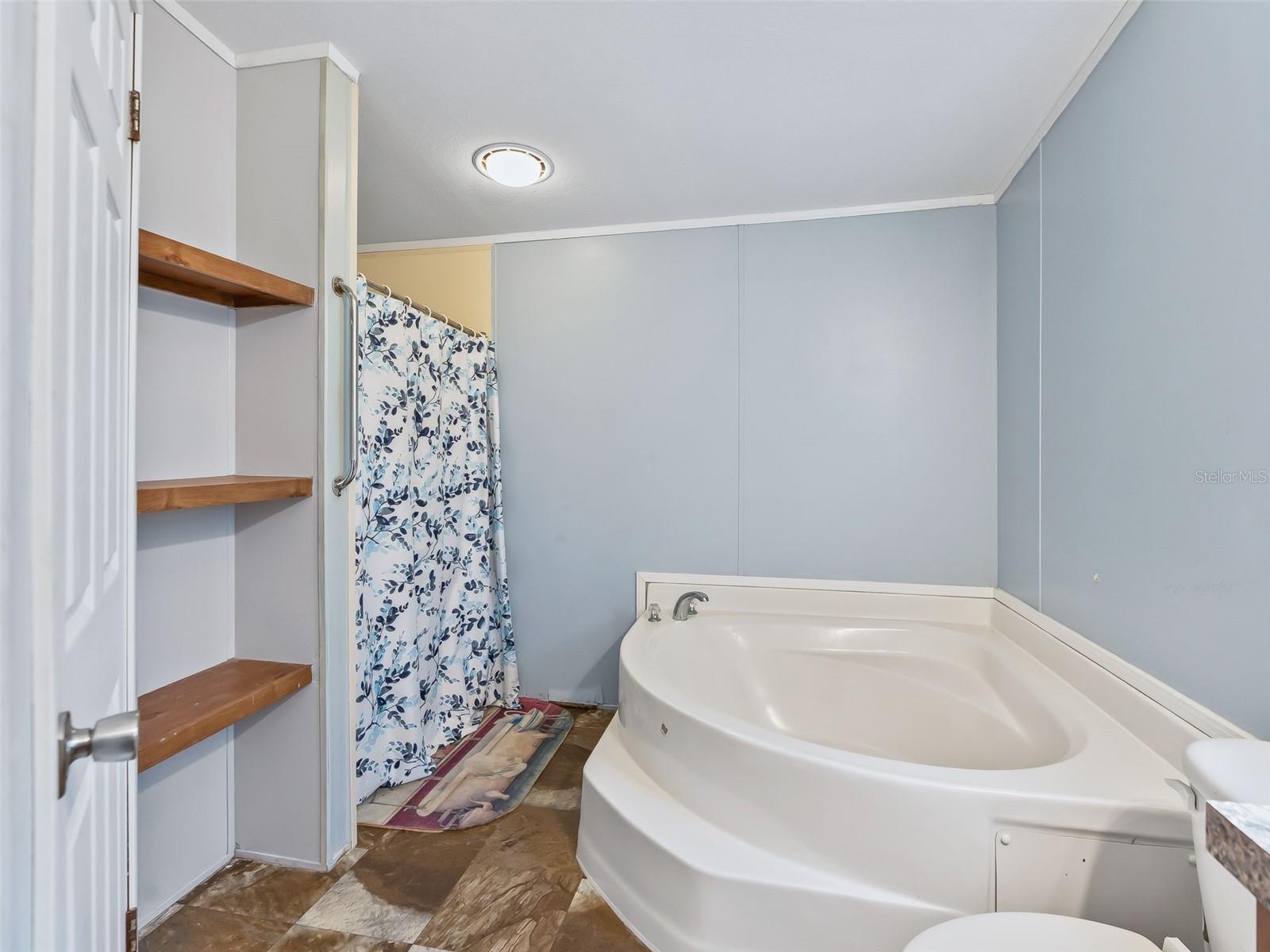 Image 17 of 28 For 3861 Cr 519  