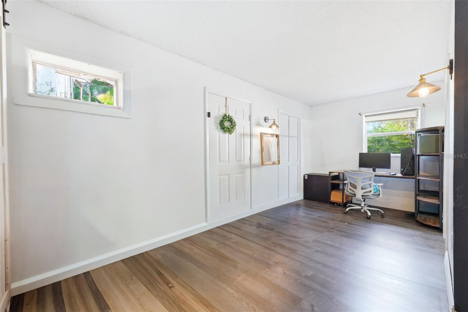 Image 10 of 22 For 218 S East Street