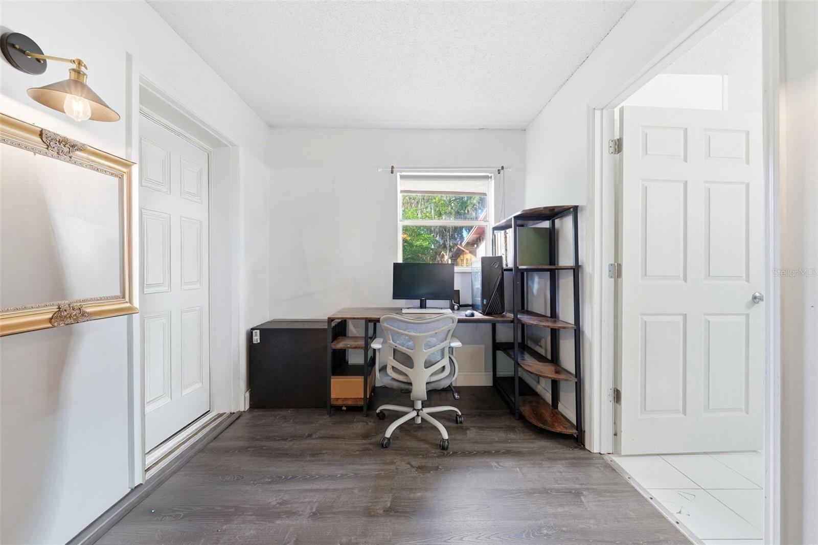 Image 11 of 22 For 218 S East Street