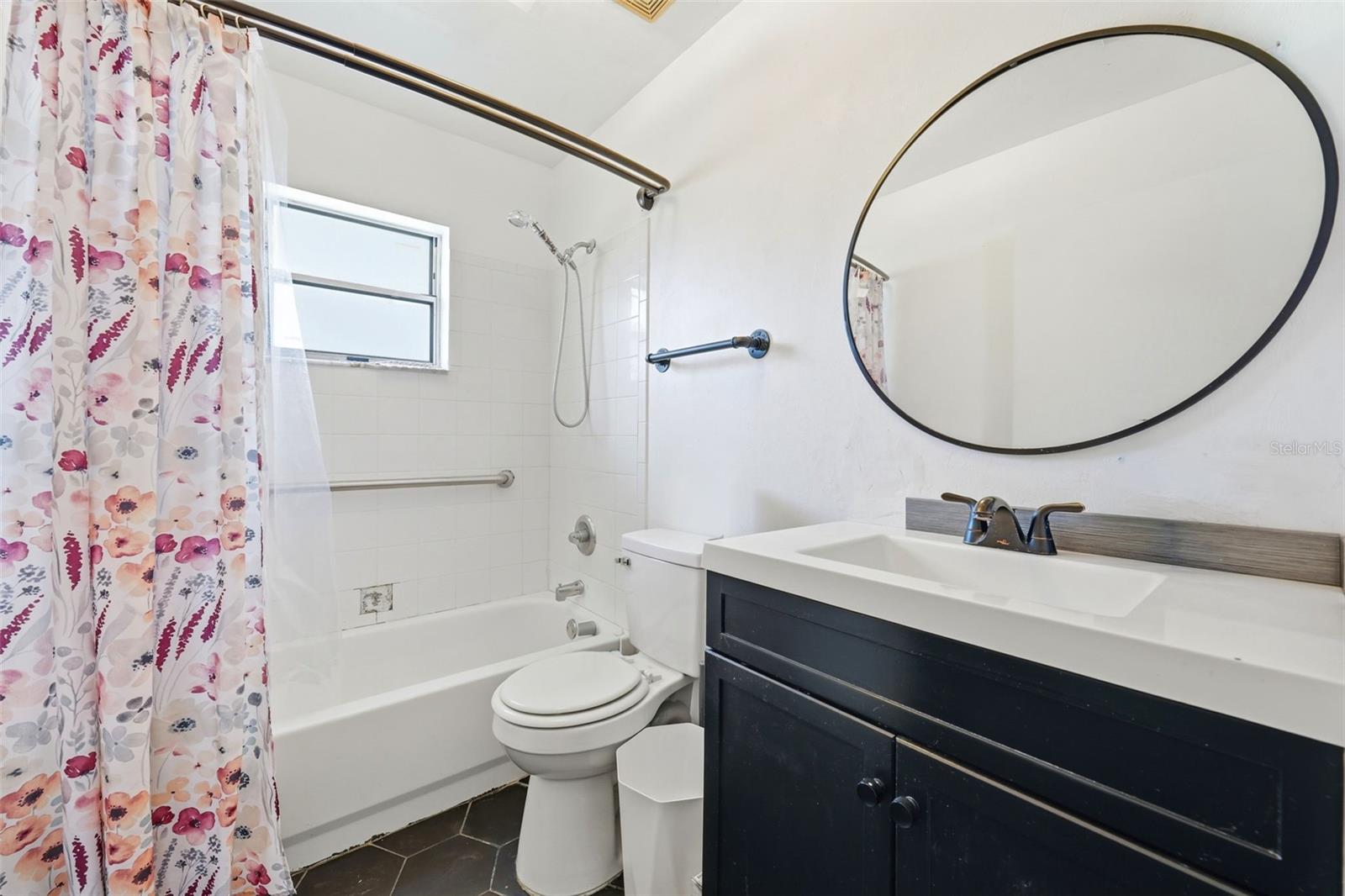 Image 17 of 22 For 218 S East Street