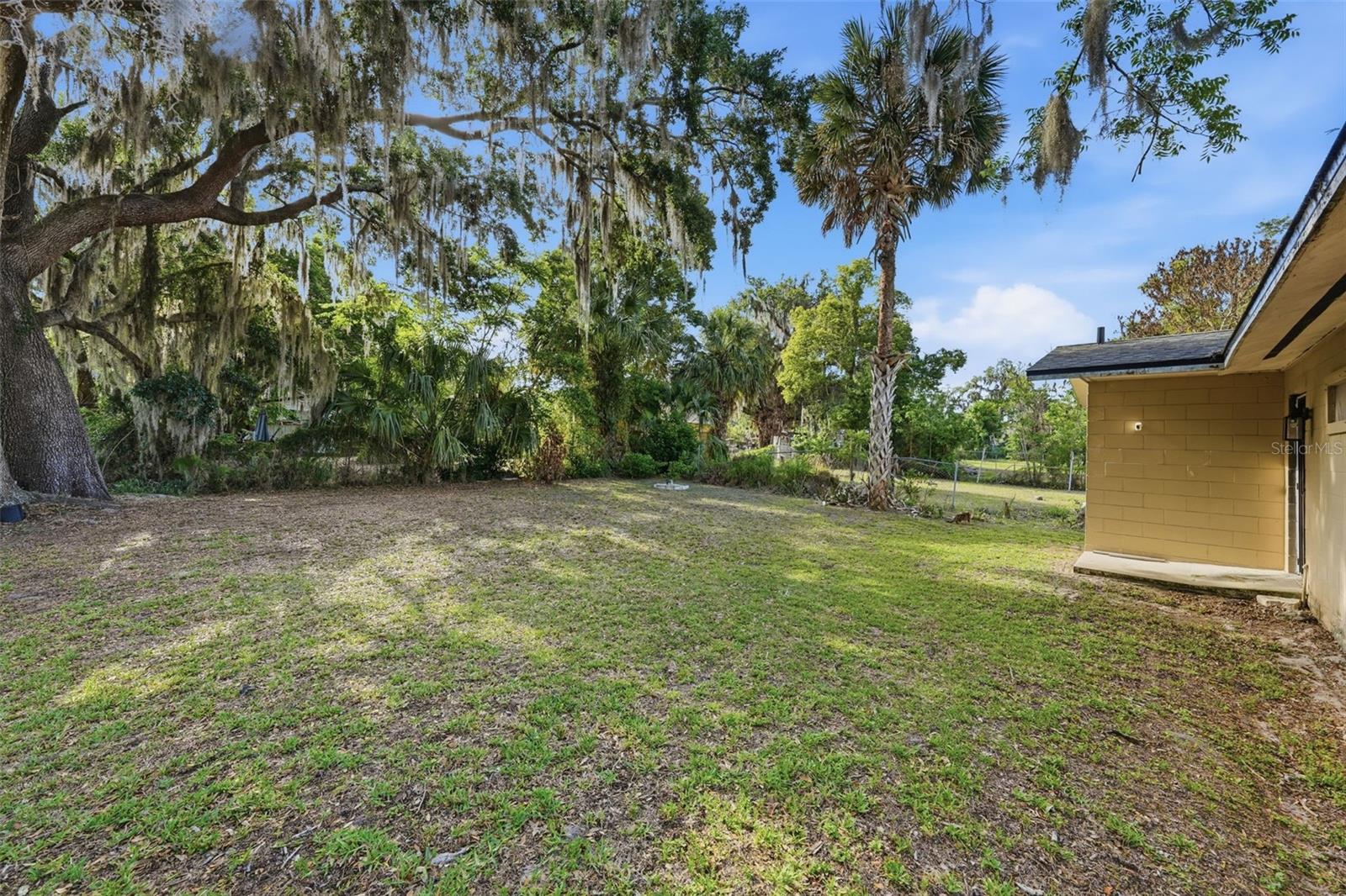 Image 22 of 22 For 218 S East Street