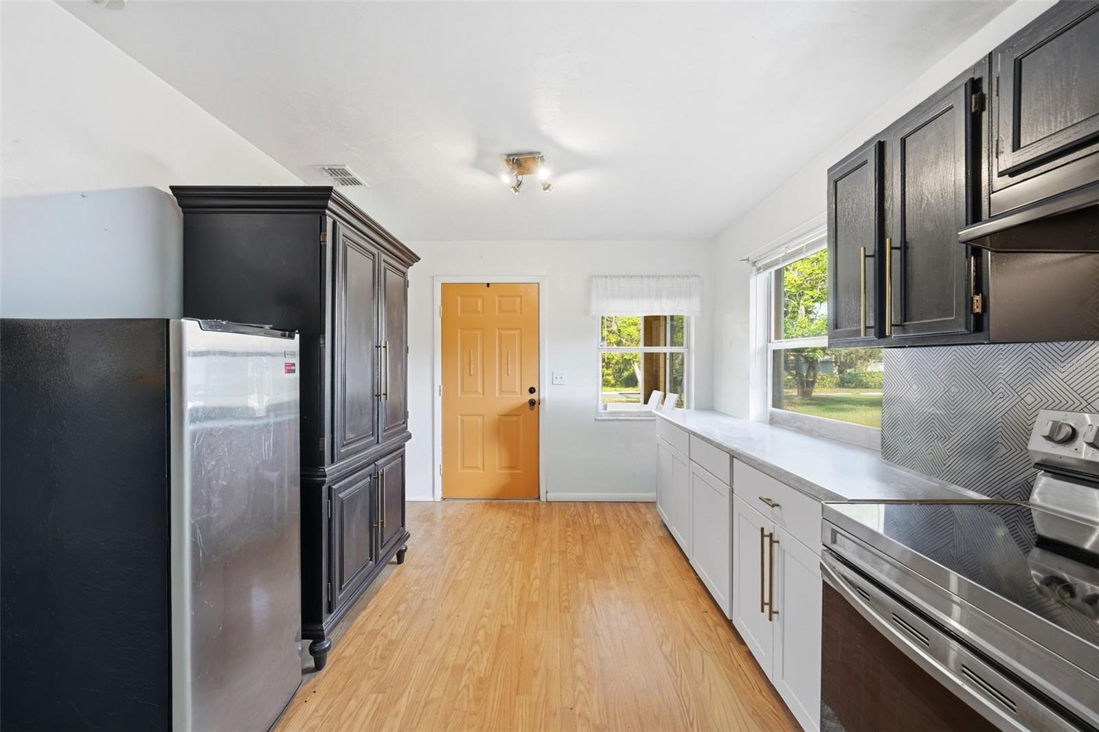 Image 5 of 22 For 218 S East Street