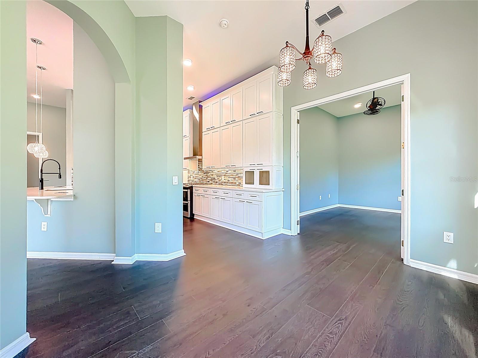 Image 18 of 82 For 2936 Highland View Circle