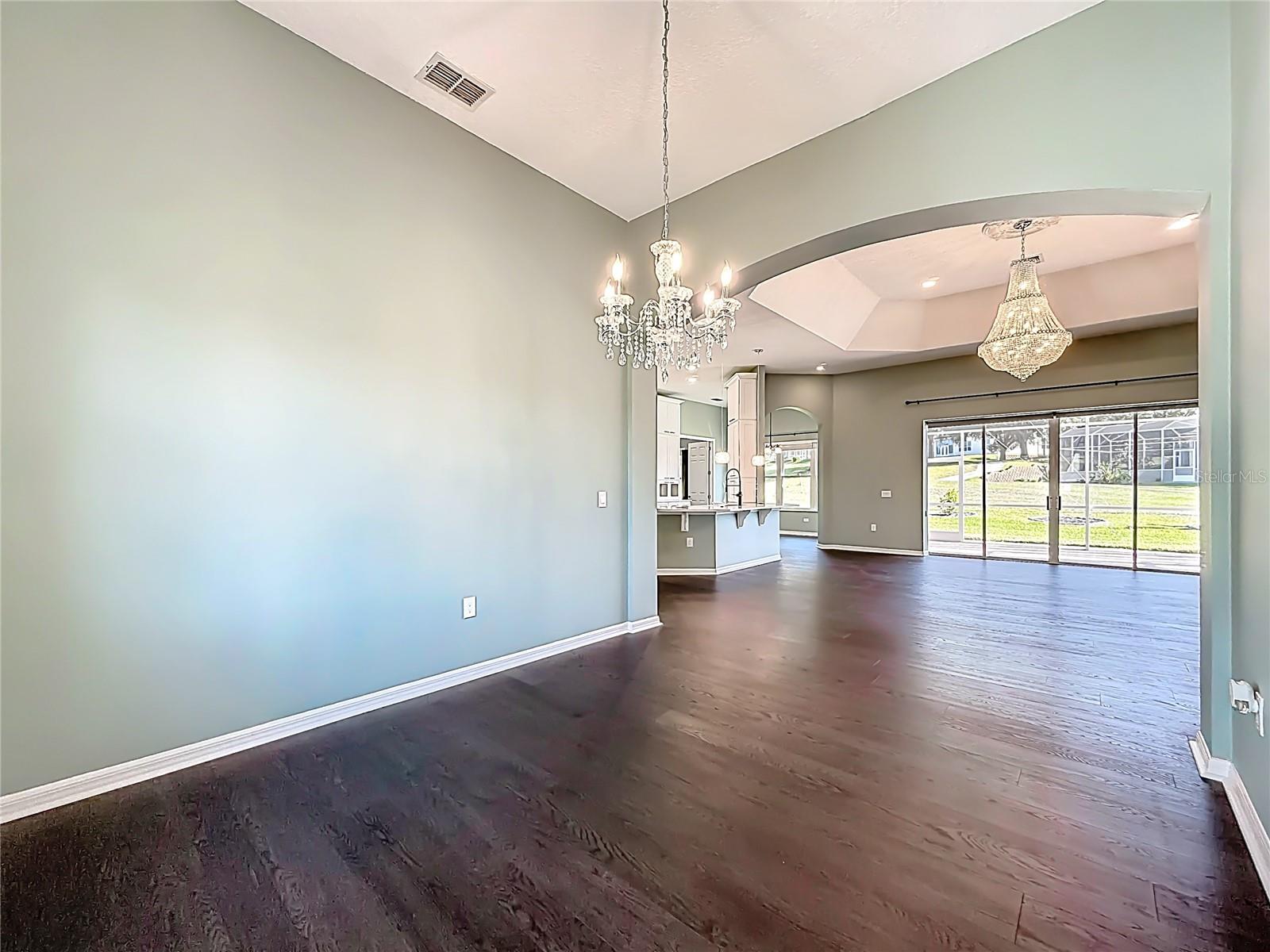 Image 7 of 82 For 2936 Highland View Circle