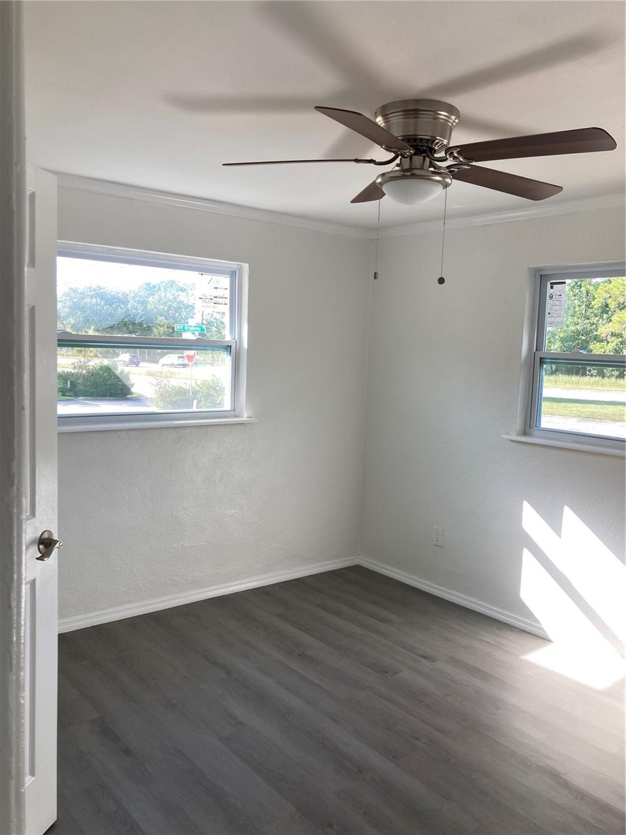 Image 7 of 14 For 5221 Ronald Reagan Boulevard