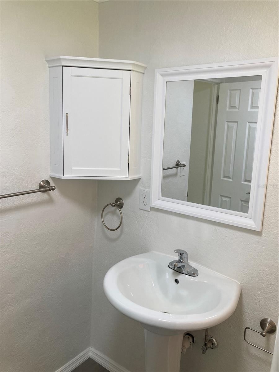 Image 9 of 14 For 5221 Ronald Reagan Boulevard