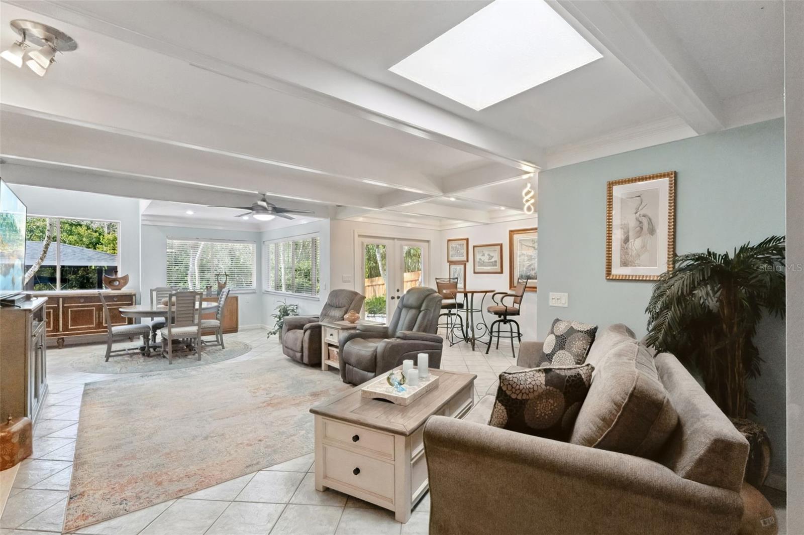 Image 6 of 45 For 13502 Country Club Drive