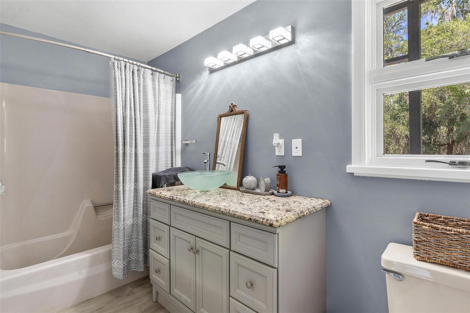 Listing photo id 19 for 7373 Circle Drive