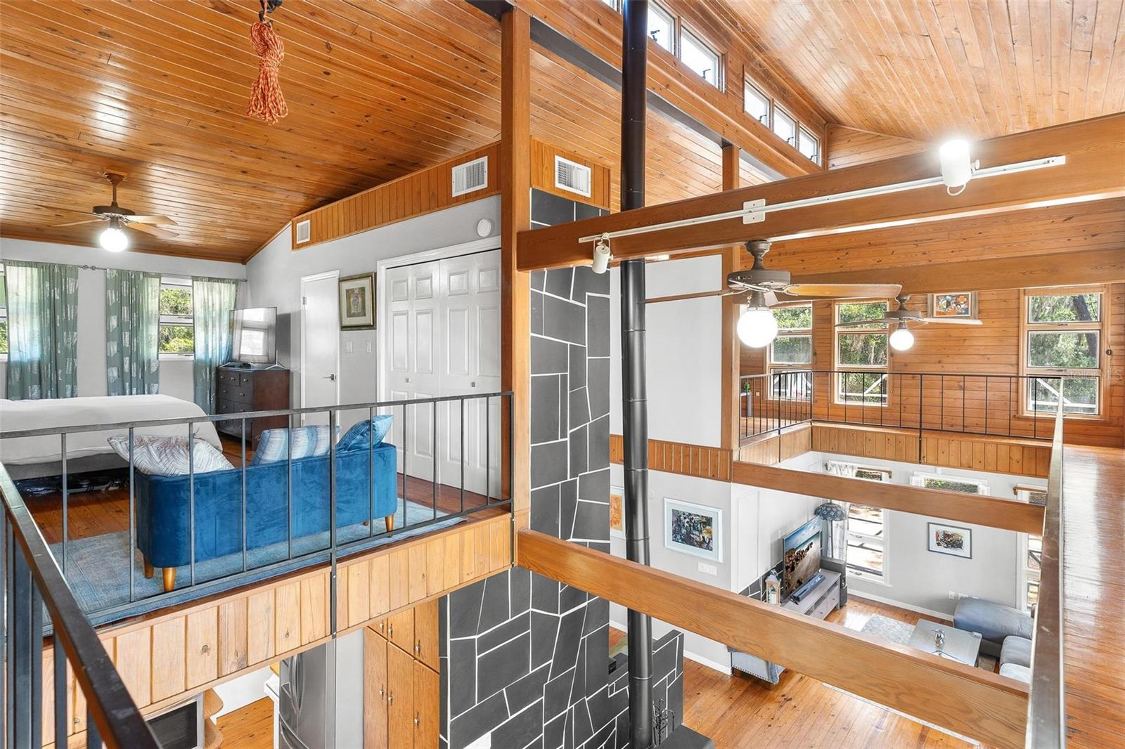 Listing photo id 23 for 7373 Circle Drive