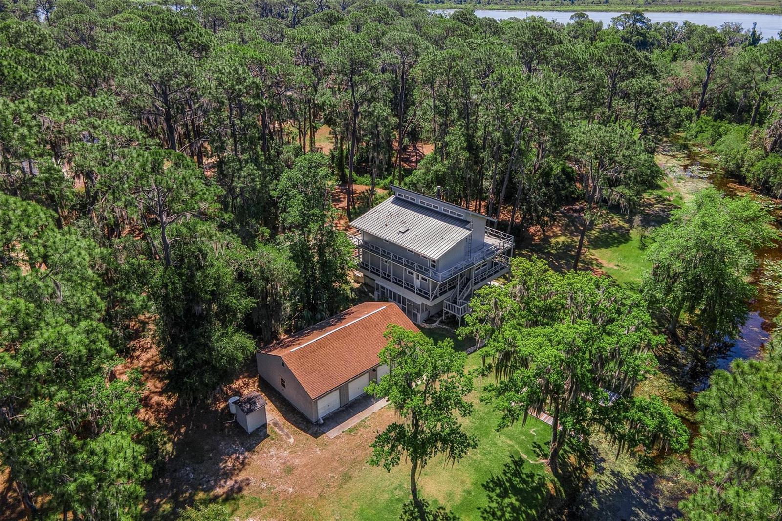 Listing photo id 1 for 7373 Circle Drive