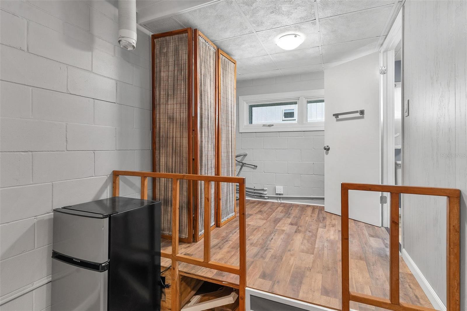 Listing photo id 32 for 7373 Circle Drive