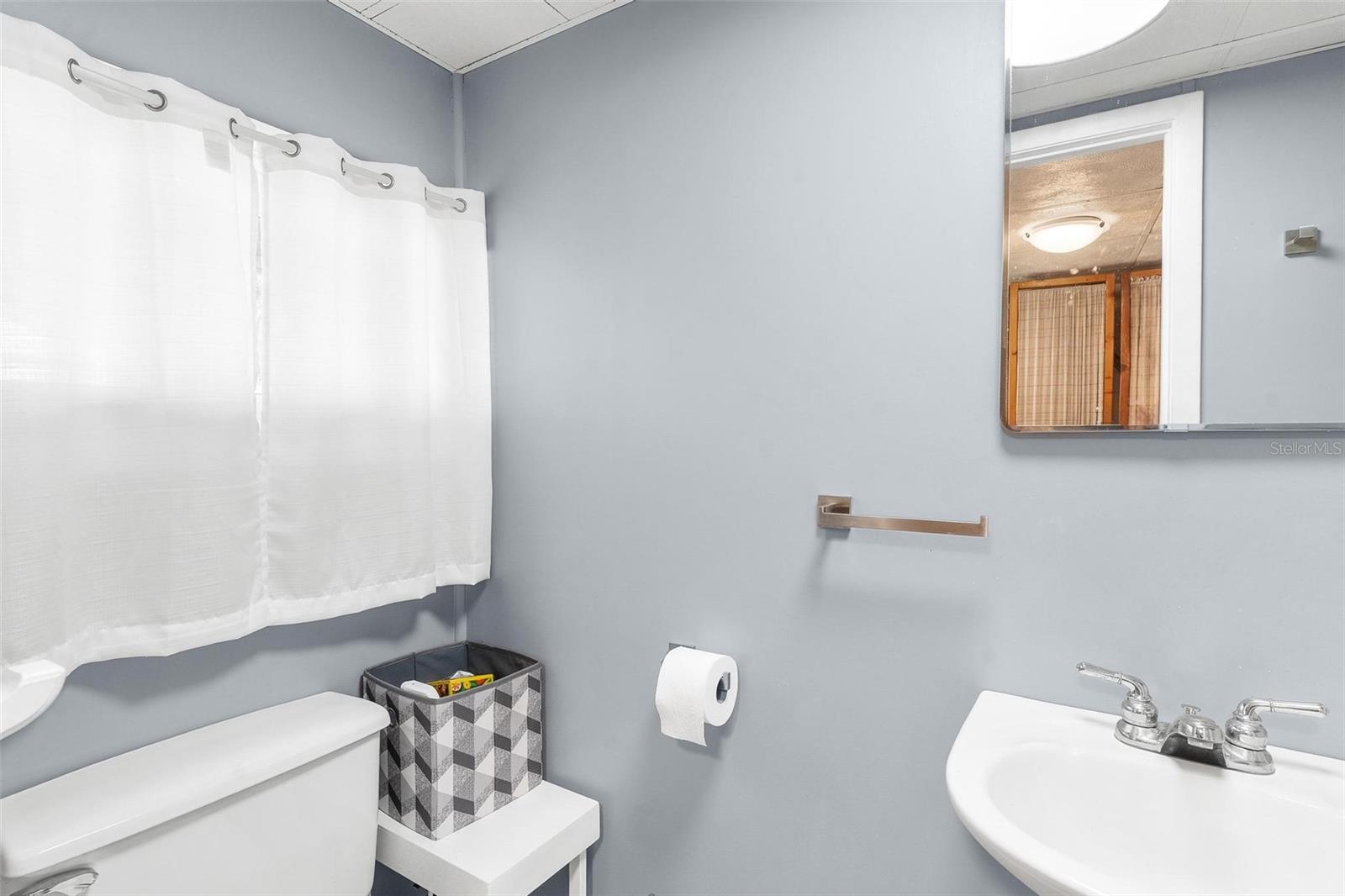 Listing photo id 33 for 7373 Circle Drive