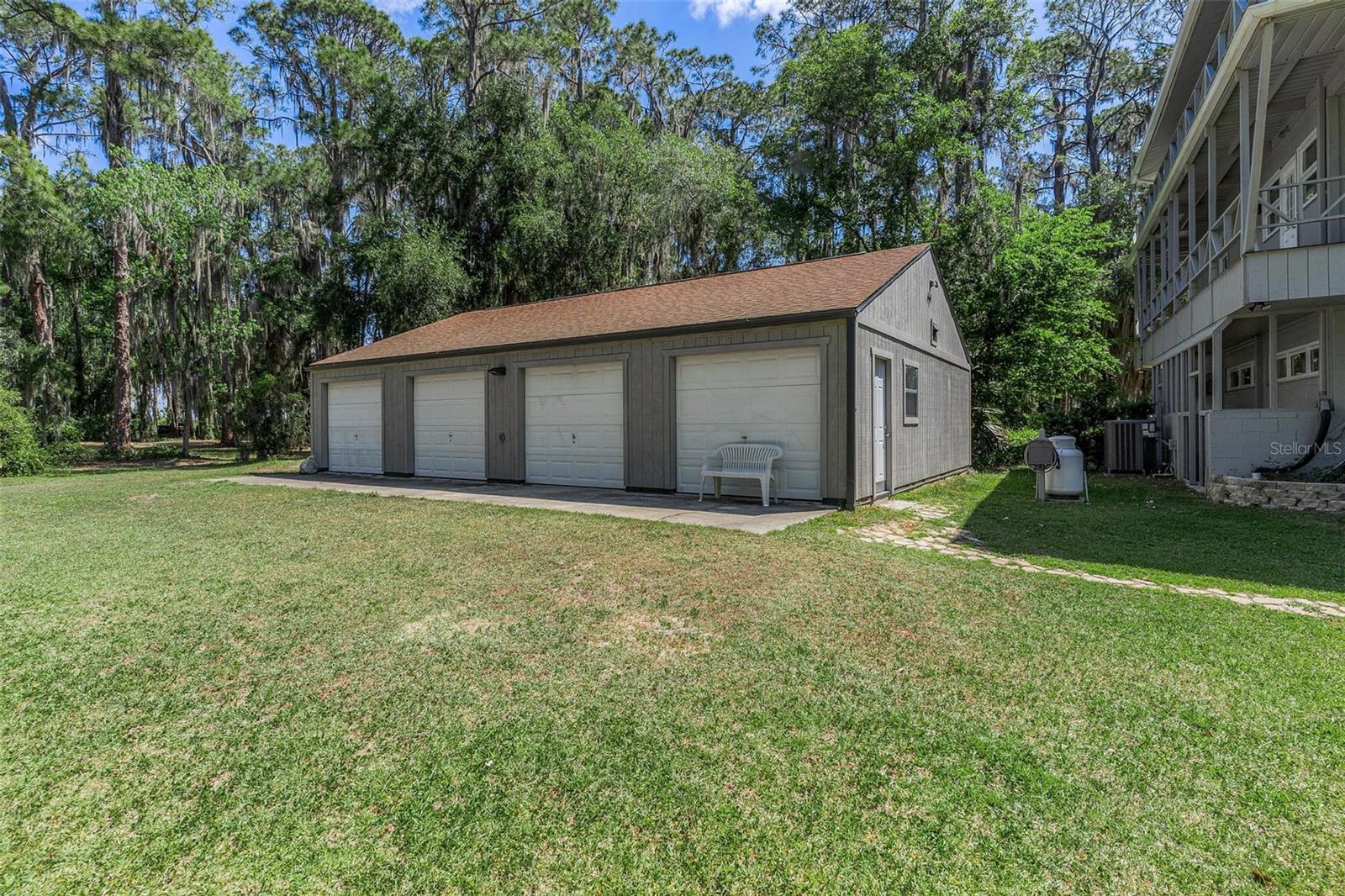 Listing photo id 36 for 7373 Circle Drive