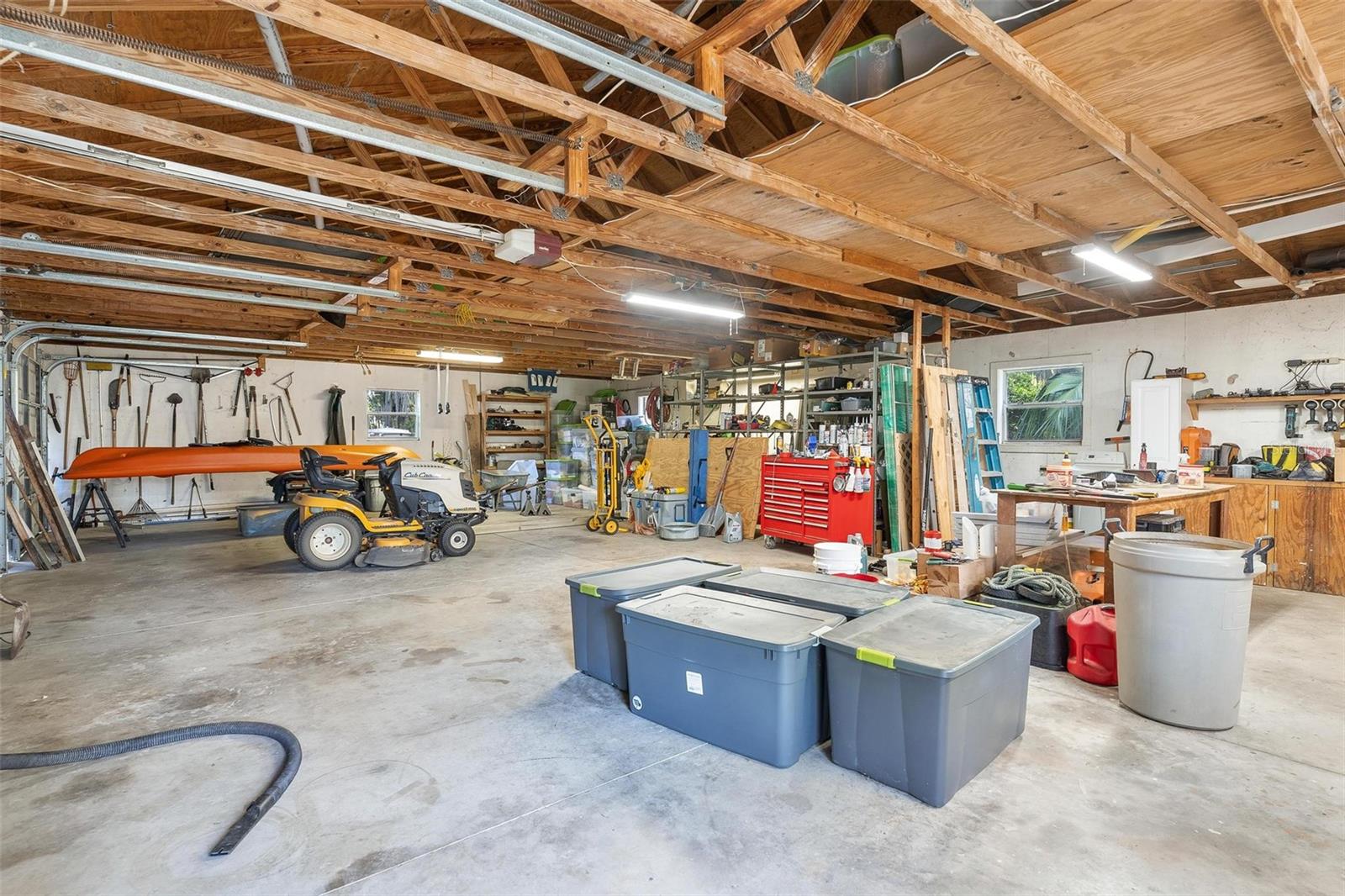 Listing photo id 37 for 7373 Circle Drive