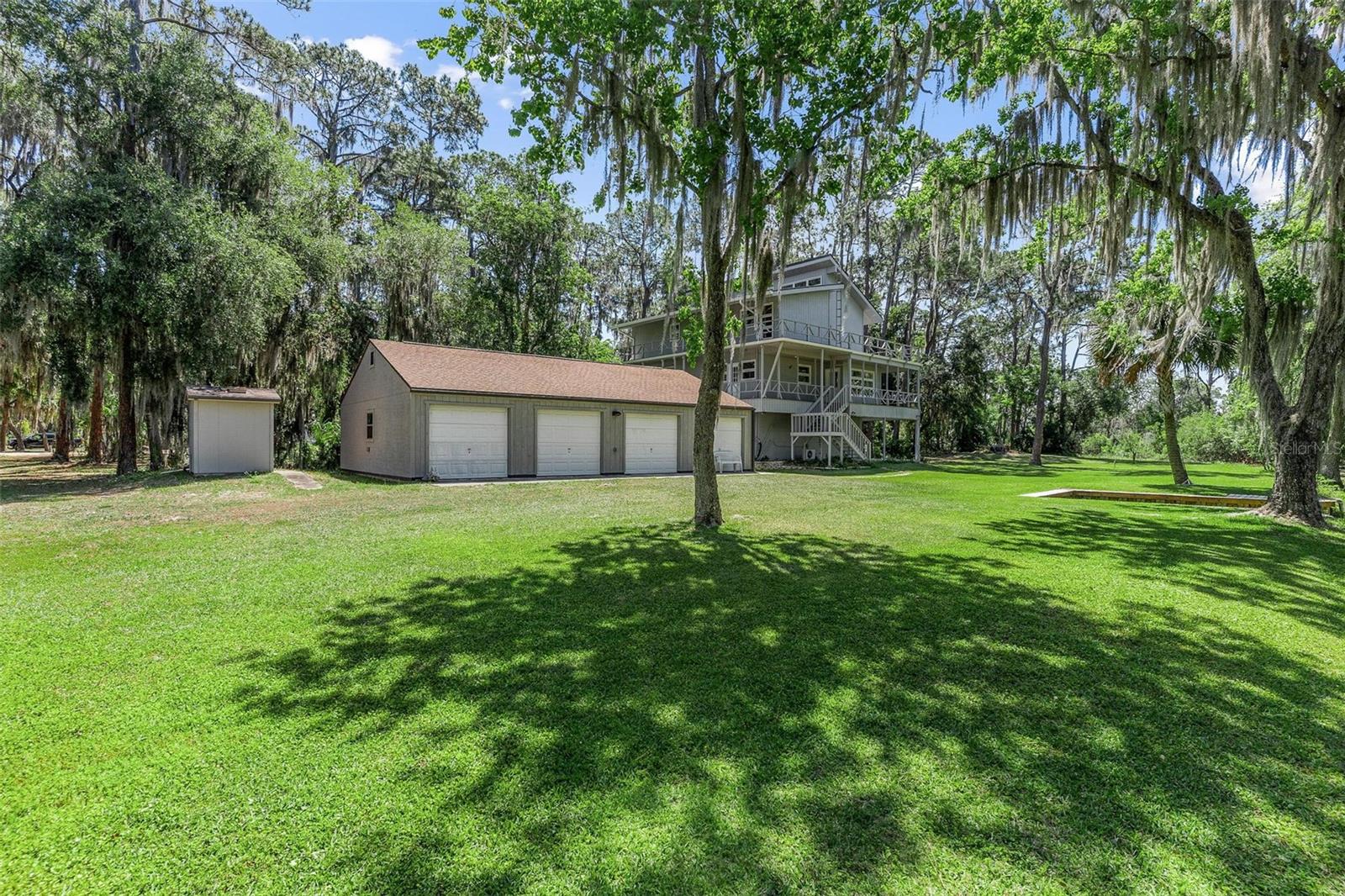 Listing photo id 2 for 7373 Circle Drive