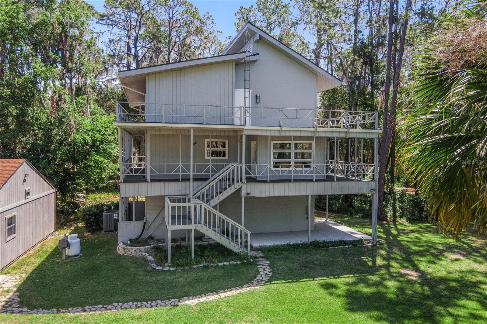 Listing photo id 43 for 7373 Circle Drive