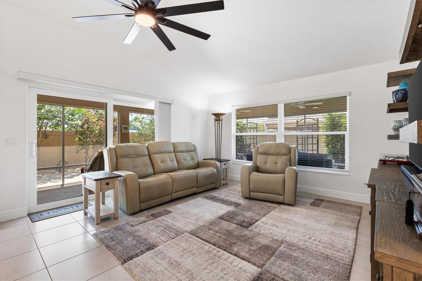 Image 16 of 47 For 5554 Millican Avenue