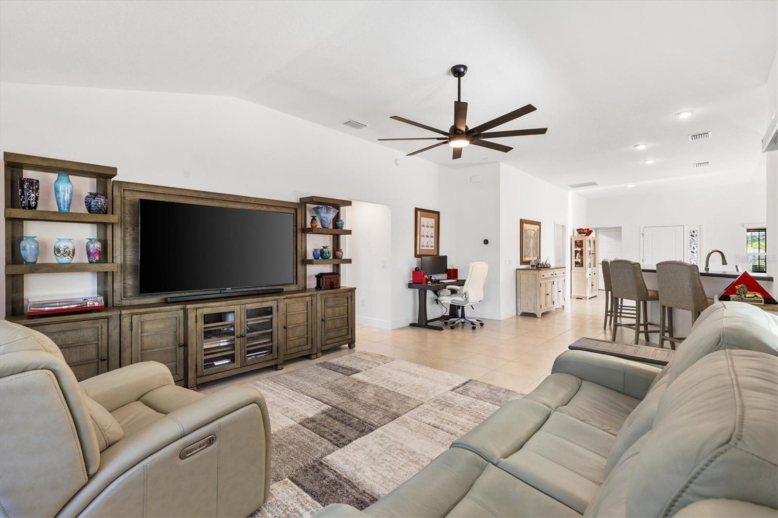 Image 22 of 47 For 5554 Millican Avenue