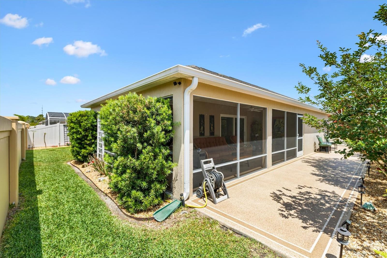 Image 36 of 47 For 5554 Millican Avenue