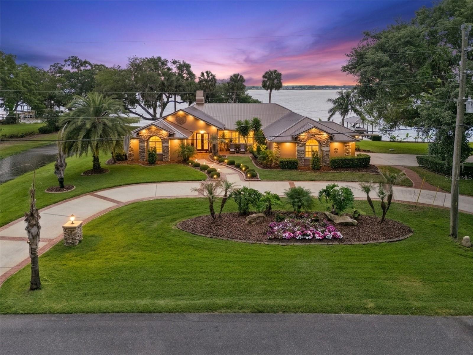 Image 4 of 72 For 29650 Squirrel Point Road