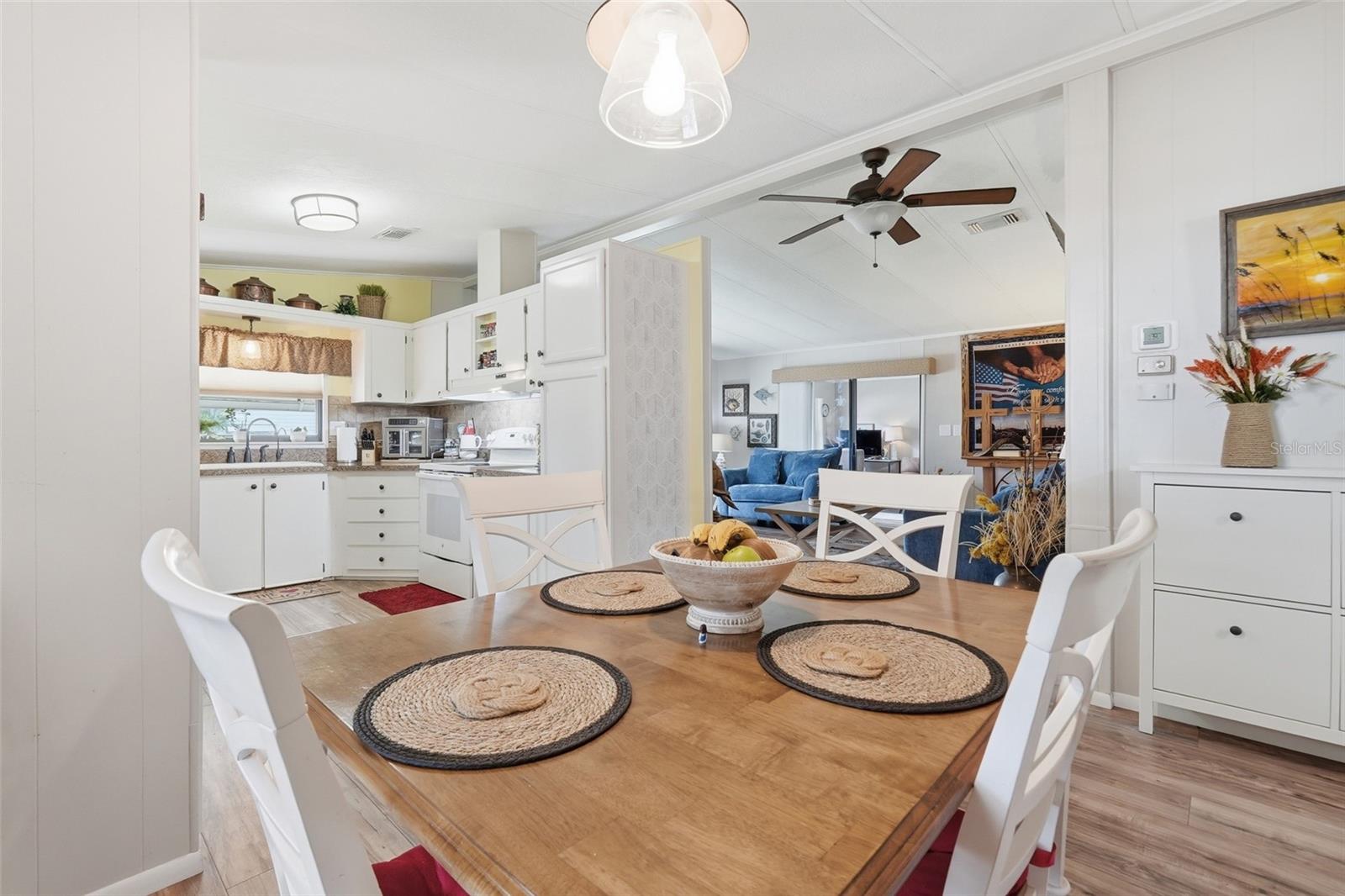 Image 13 of 27 For 111 Winterberry Avenue