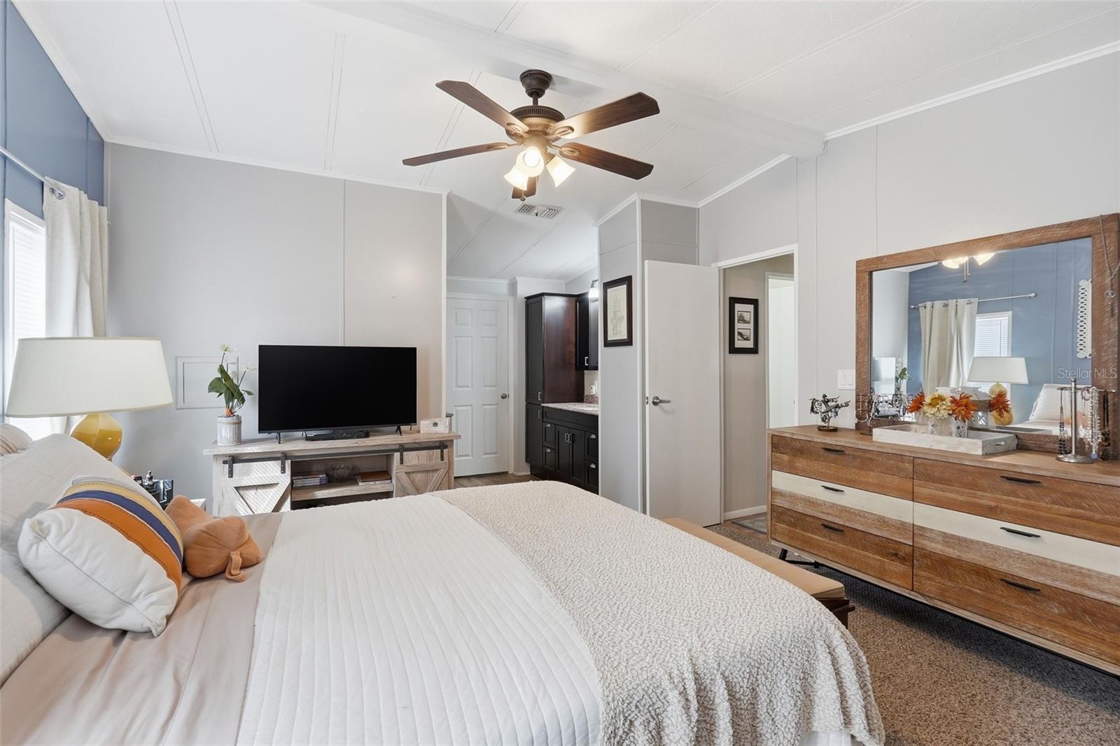 Image 16 of 27 For 111 Winterberry Avenue