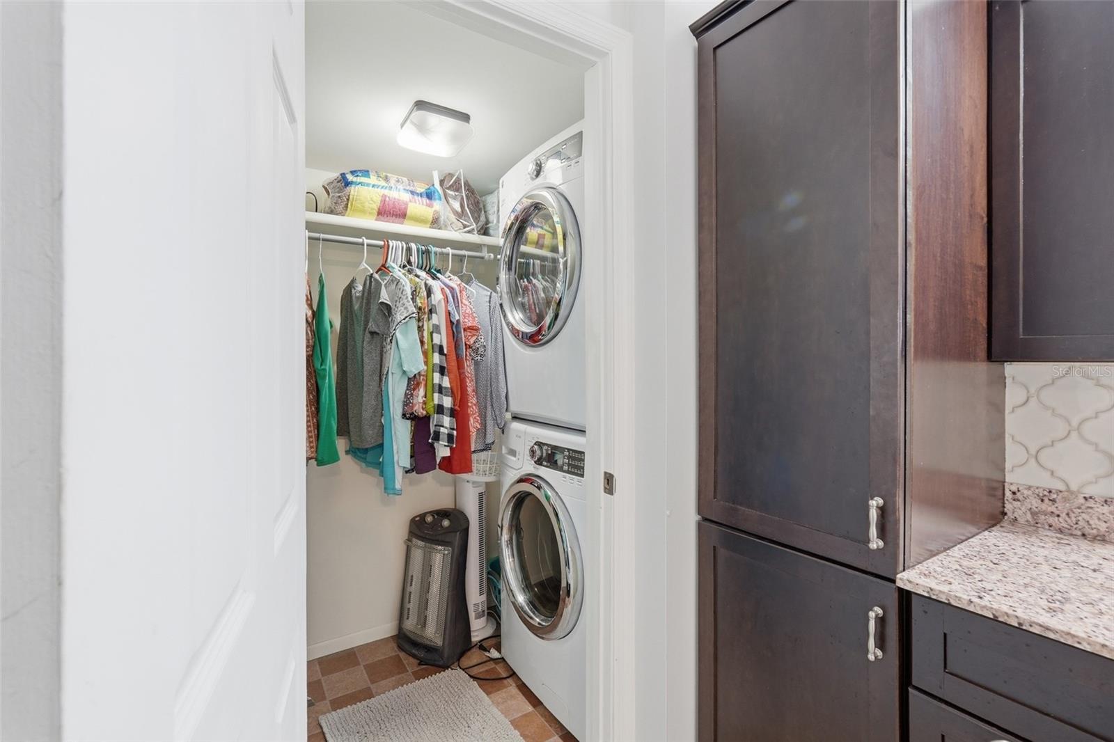 Image 20 of 27 For 111 Winterberry Avenue