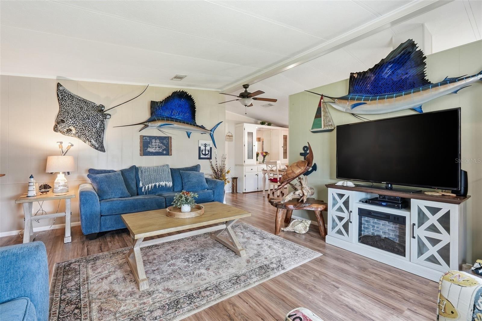 Image 8 of 27 For 111 Winterberry Avenue