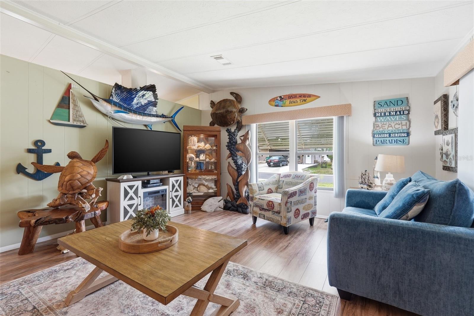 Image 9 of 27 For 111 Winterberry Avenue