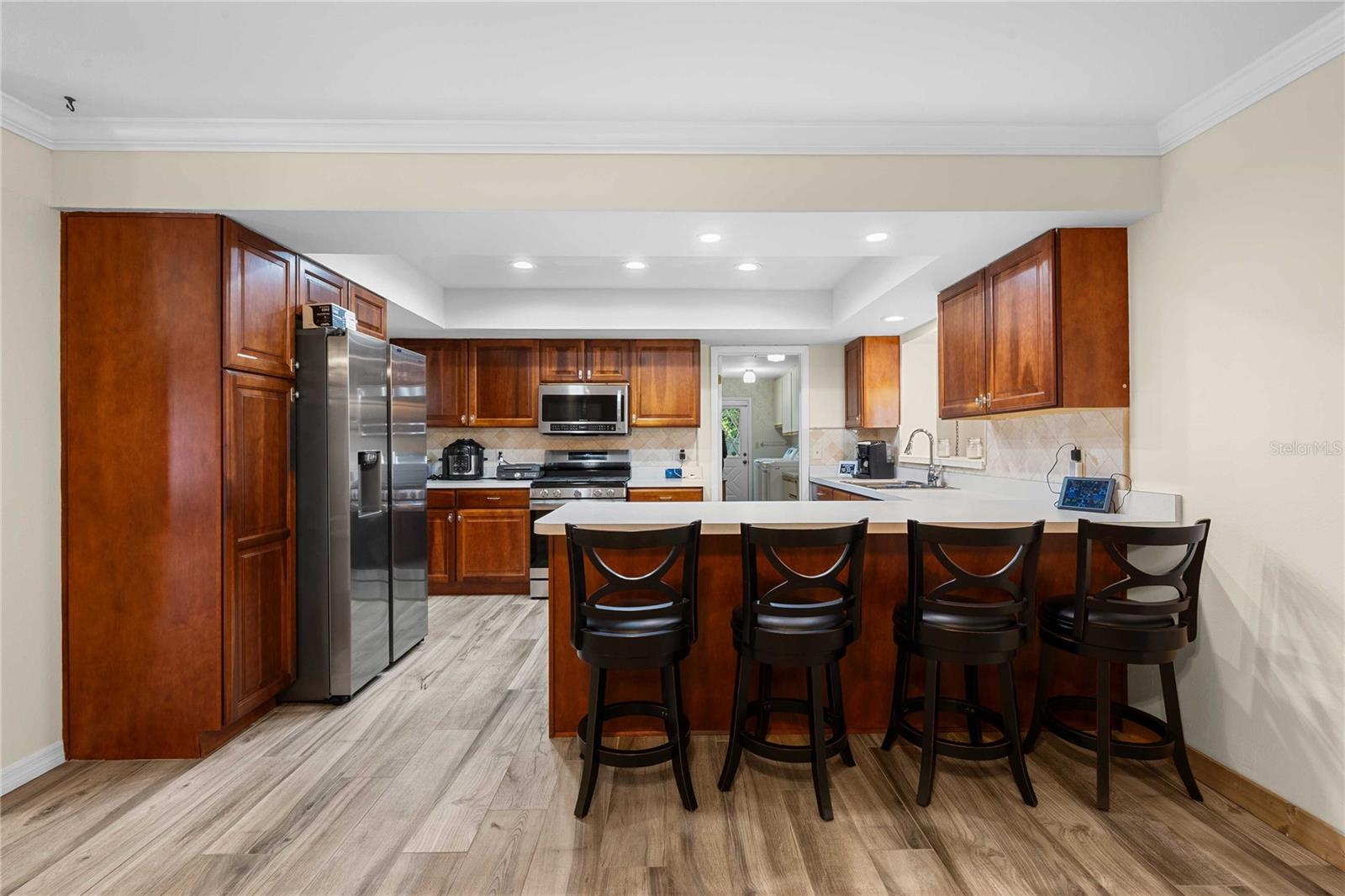 Listing photo id 10 for 2122 Ramblewood Lane