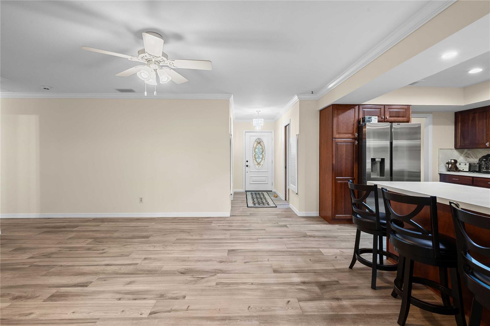 Listing photo id 11 for 2122 Ramblewood Lane