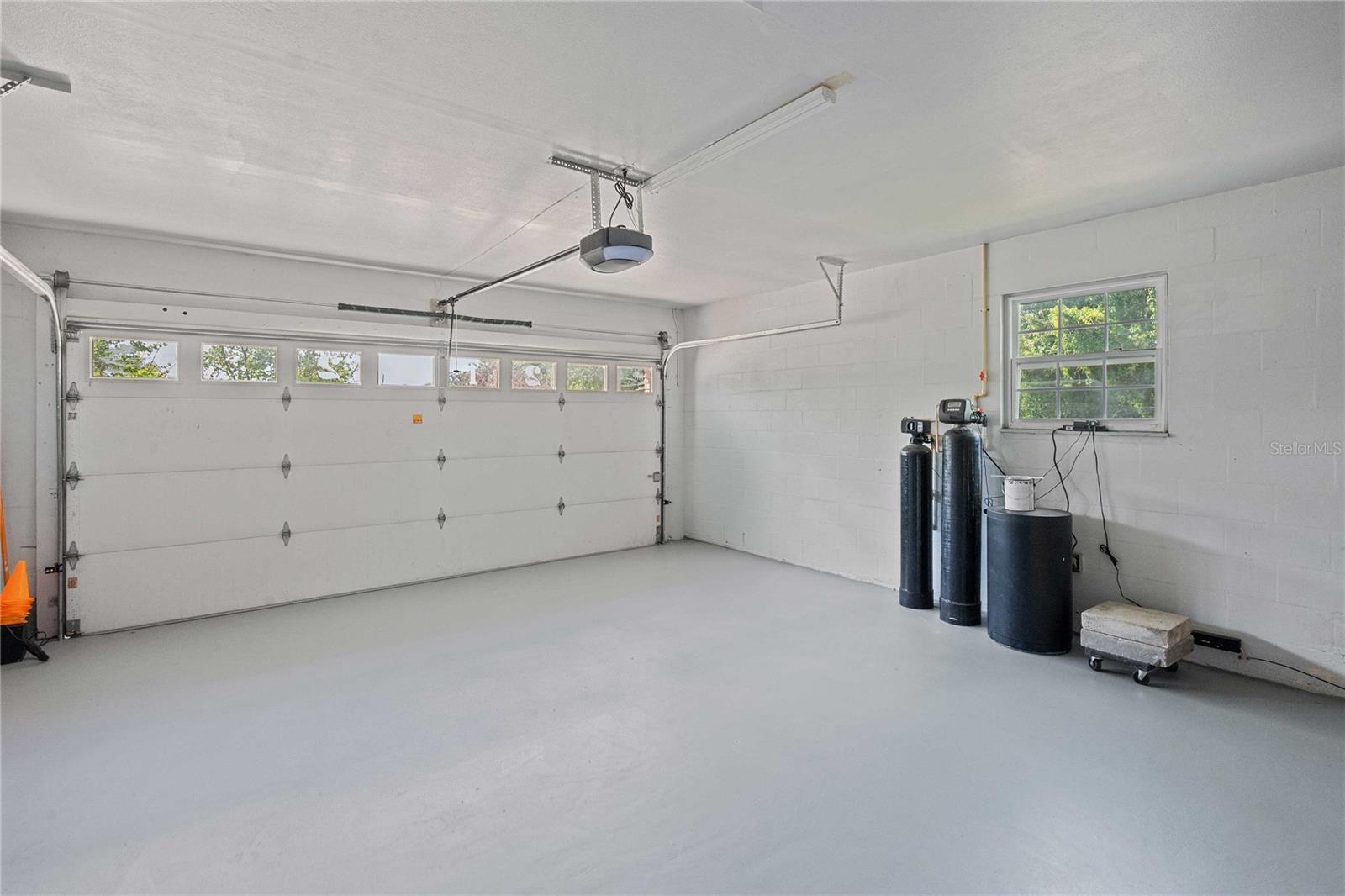 Listing photo id 29 for 2122 Ramblewood Lane