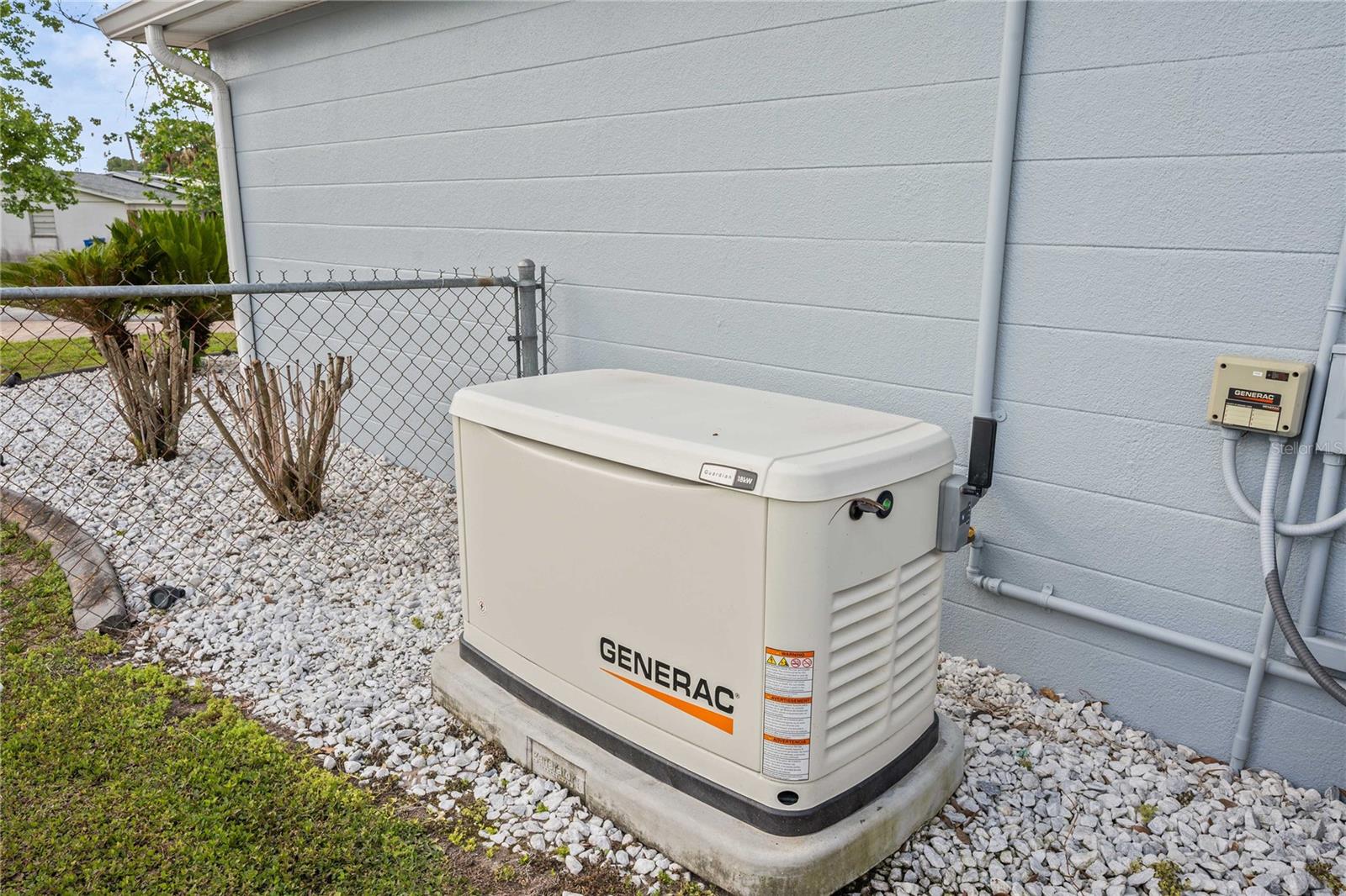 Listing photo id 31 for 2122 Ramblewood Lane