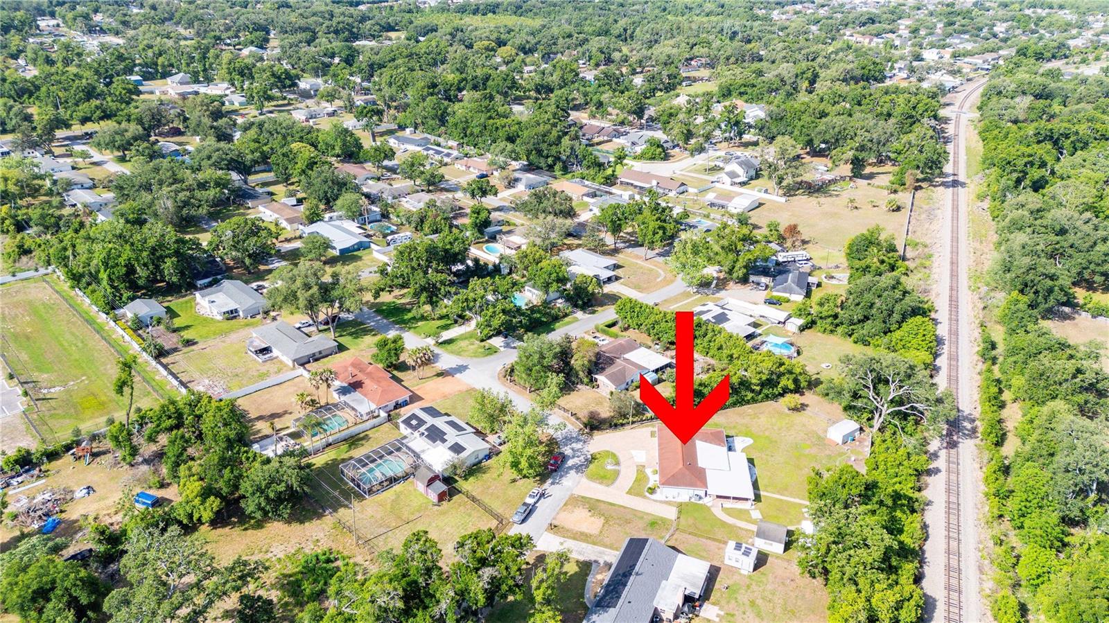 Listing photo id 48 for 2122 Ramblewood Lane