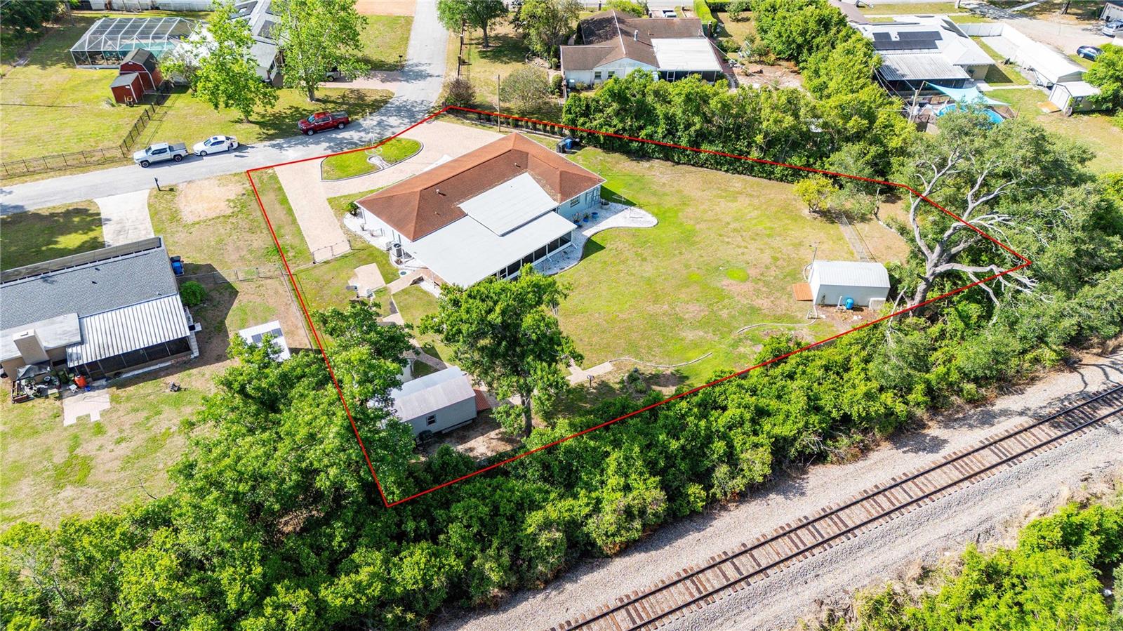 Listing photo id 50 for 2122 Ramblewood Lane