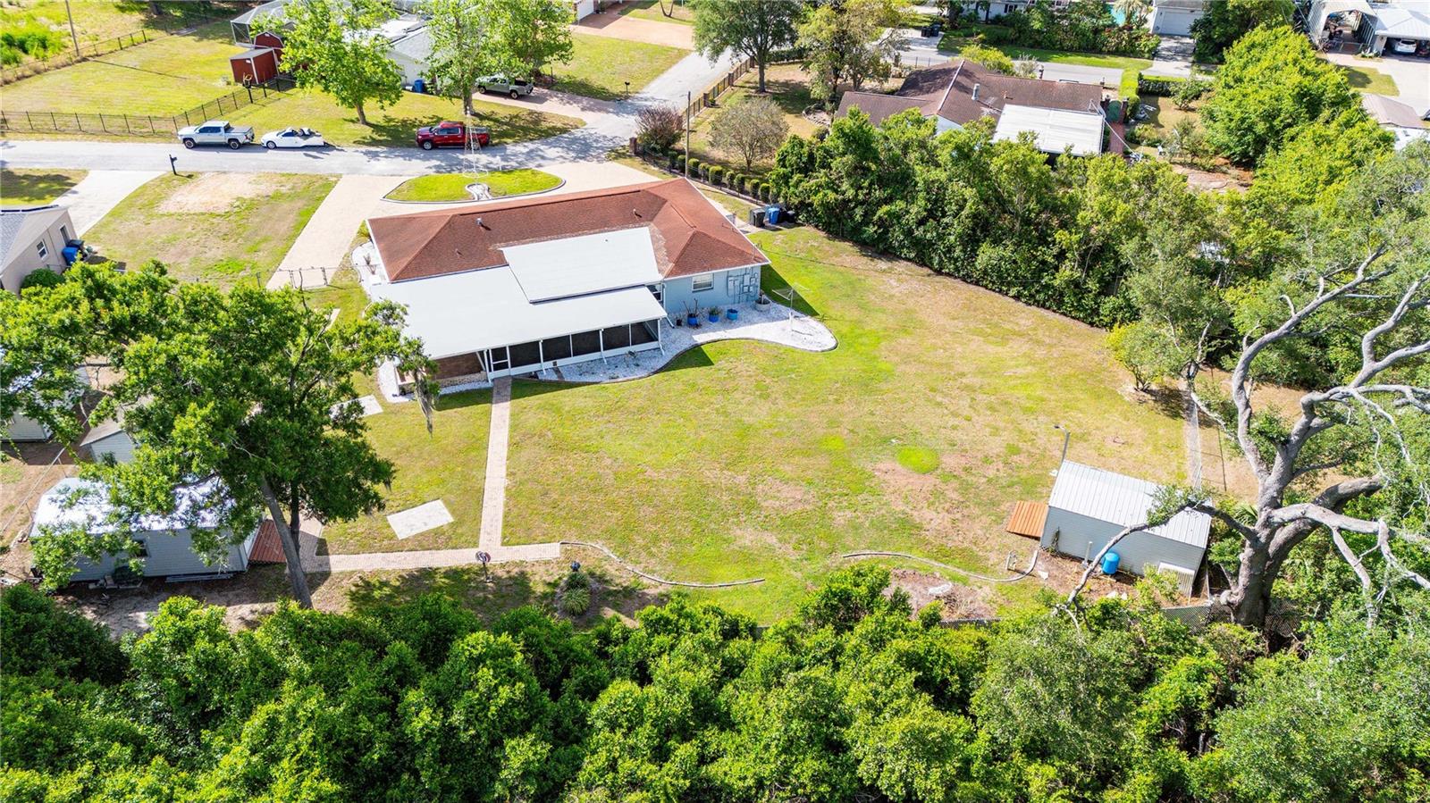 Listing photo id 51 for 2122 Ramblewood Lane