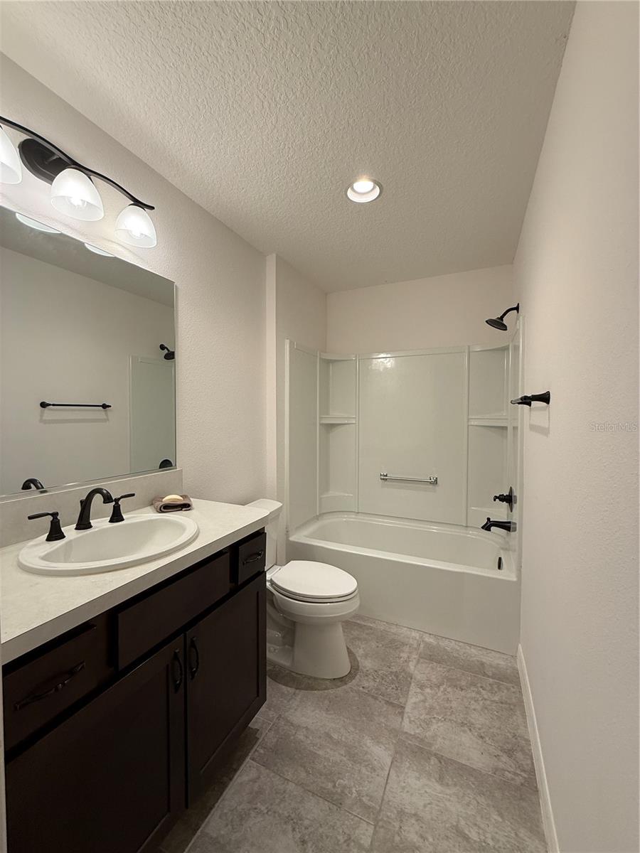 Image 18 of 24 For 5805 Valente Court