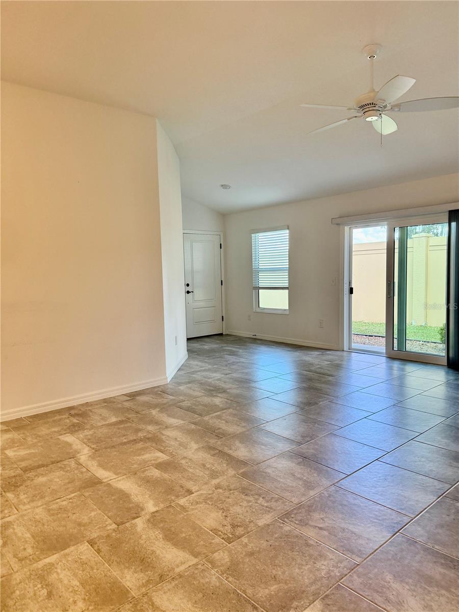 Image 5 of 24 For 5805 Valente Court