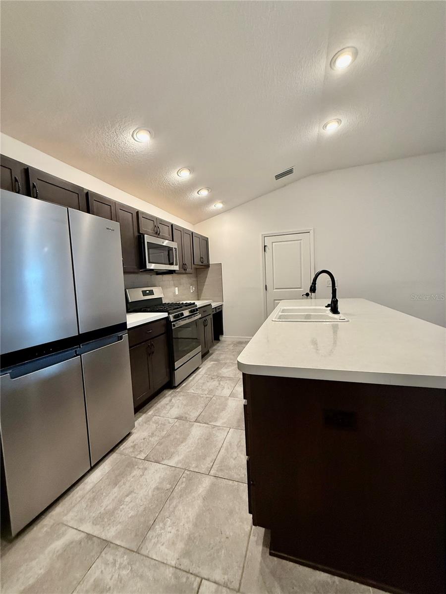 Image 7 of 24 For 5805 Valente Court