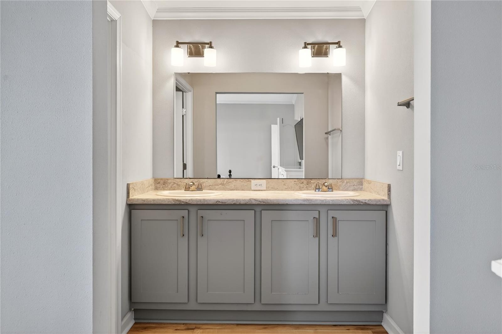 Image 27 of 81 For 31609 Terrace Drive