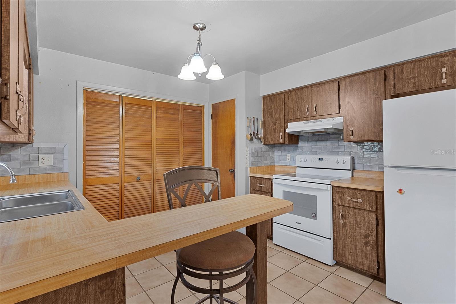 Image 22 of 47 For 5946 Sr 471  