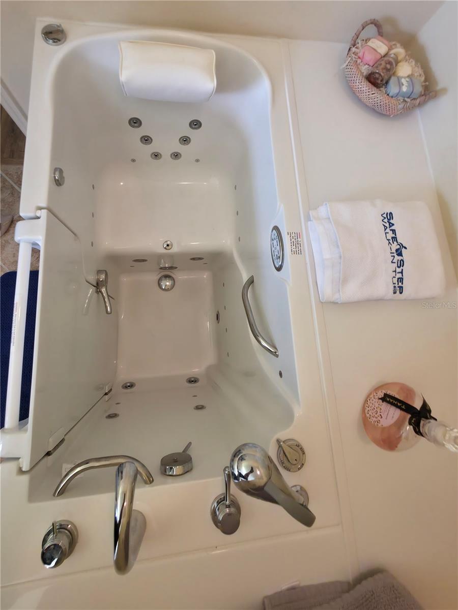 Image 19 of 47 For 4724 Sable Ridge Court