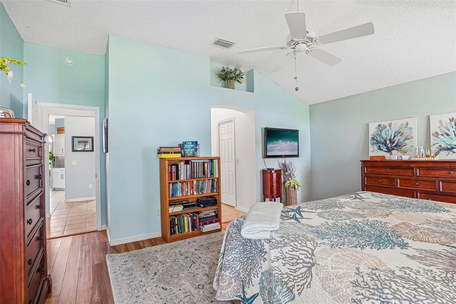 Image 24 of 62 For 2837 Grant Way