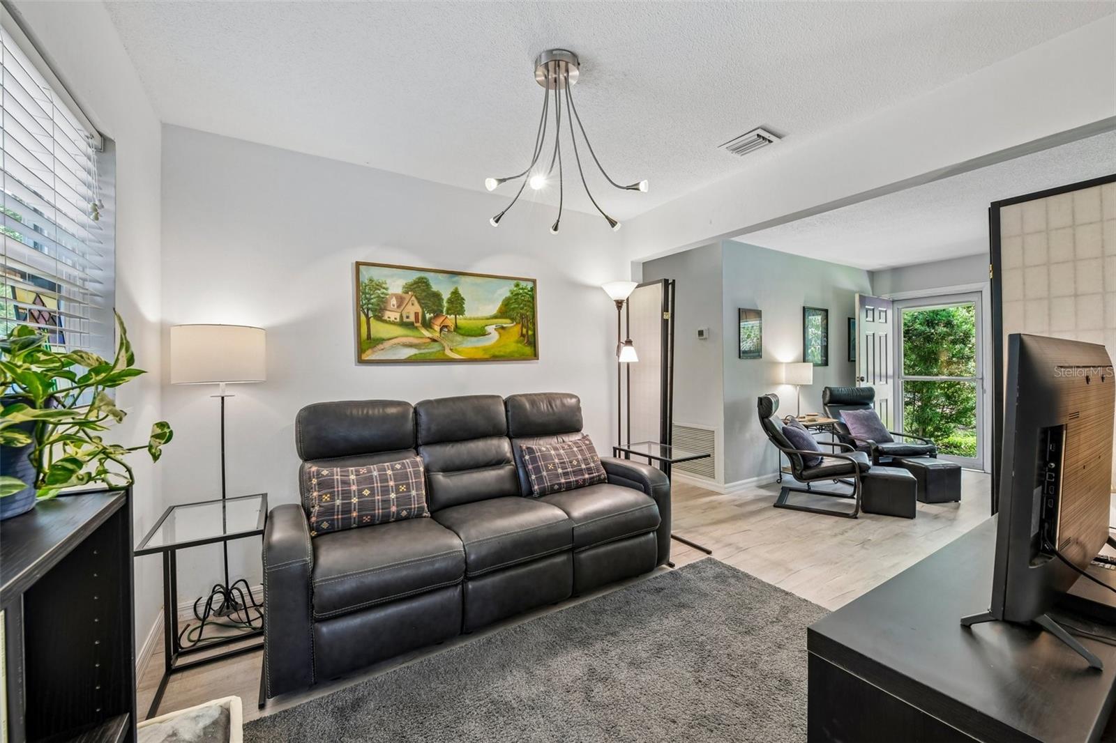 Image 13 of 45 For 1073 Central Street