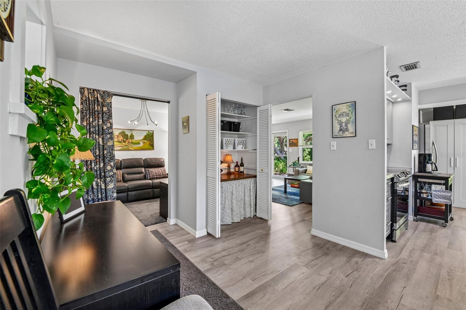 Image 14 of 45 For 1073 Central Street